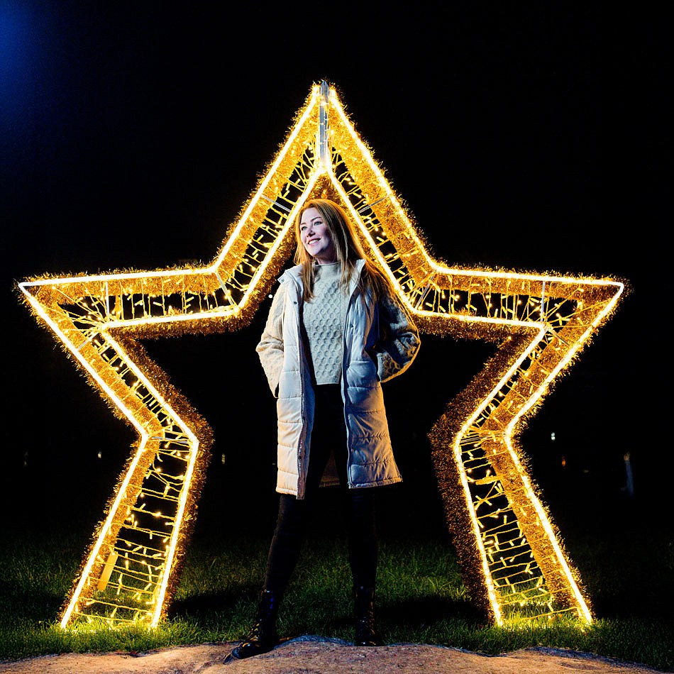 LED-svetelna-brana-hvezda-monument-00