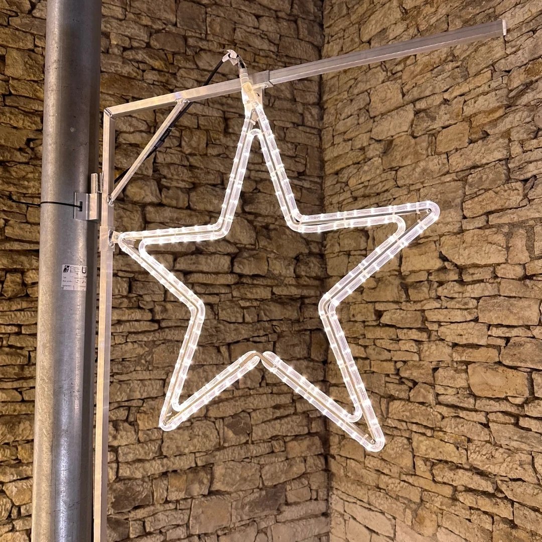 Easy Fix 2D LED star light, Ø 74 cm, warm white, decor for public lighting, aluminium