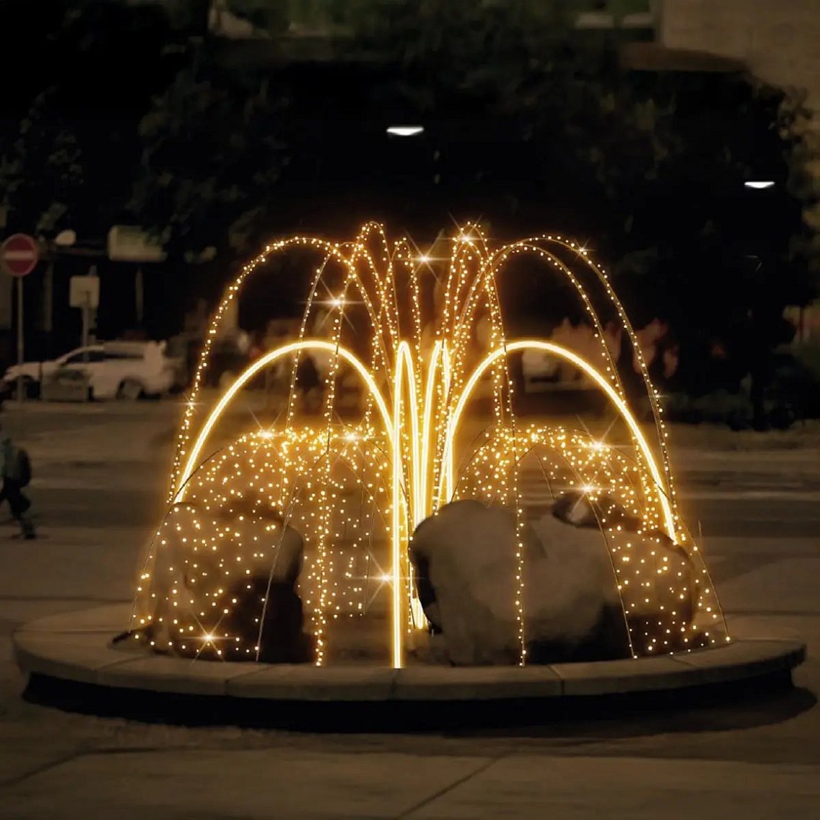 3D LED light fountain 340 × 230 cm, warm white, 36 V, made of 22 parts