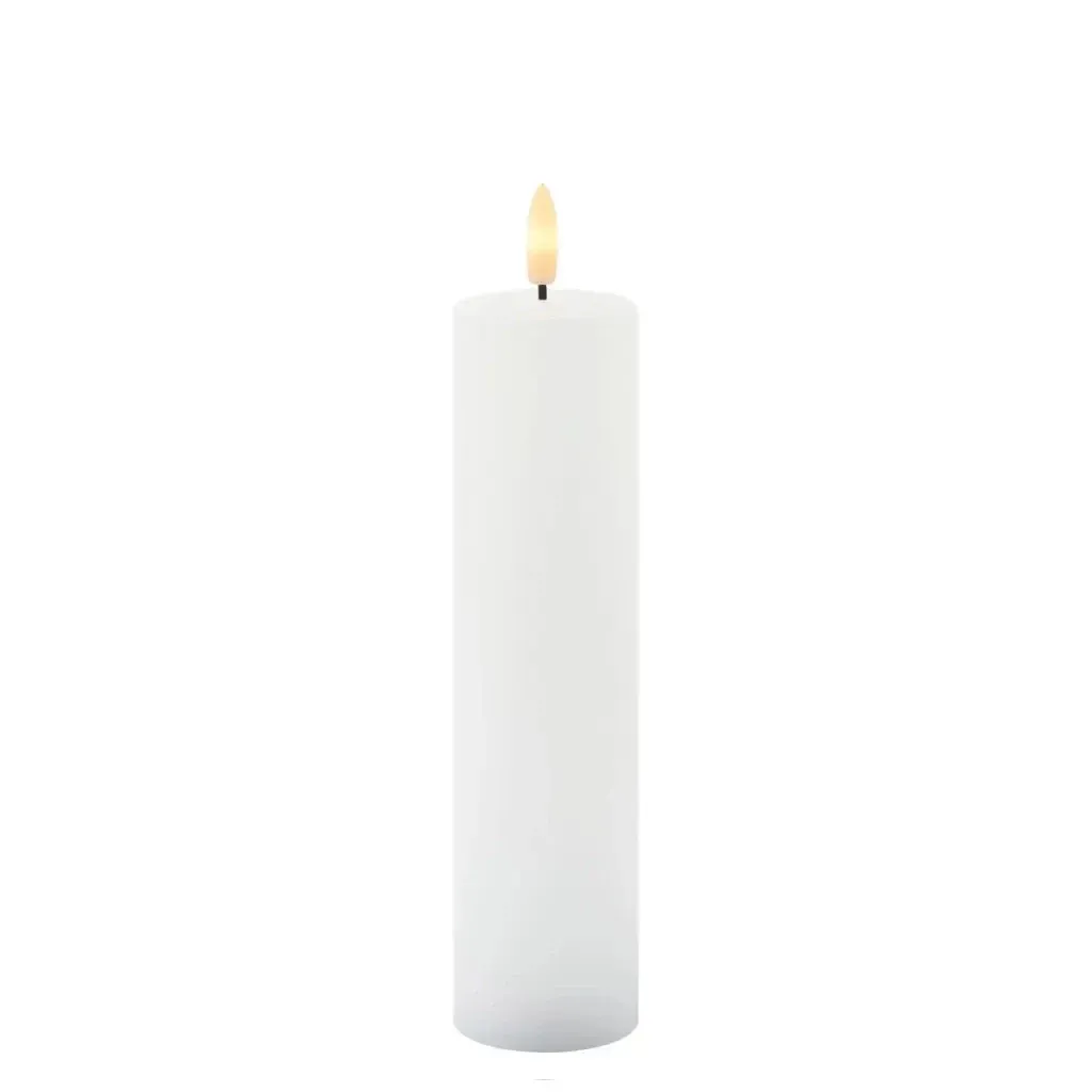 LED candle made of real Sille wax, white, Ø 5 × 20 cm, 2 × AA