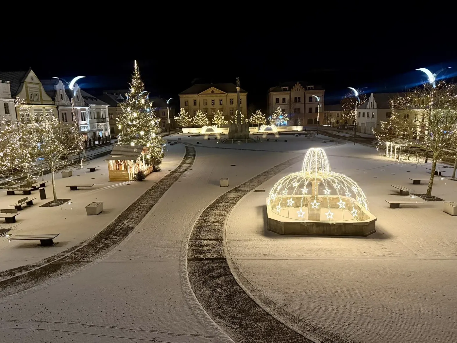 Square of a smaller town