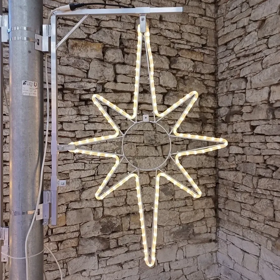 Easy Fix 2D LED star light, 45 × 70 cm, warm white, decor for public lighting, aluminium