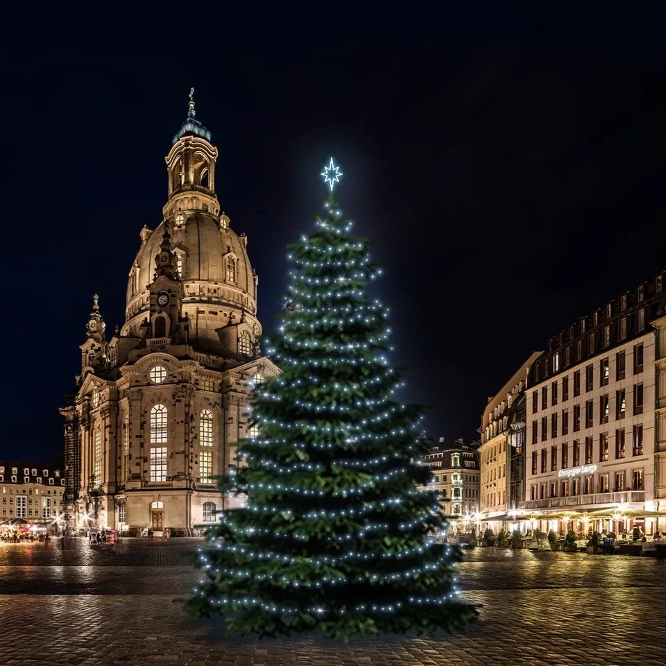 LED light set for Christmas trees 15-17 m high, ice white